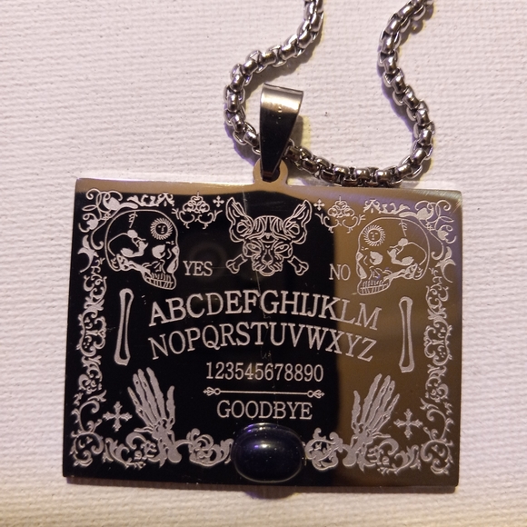 Ouija board necklace - Picture 2 of 8